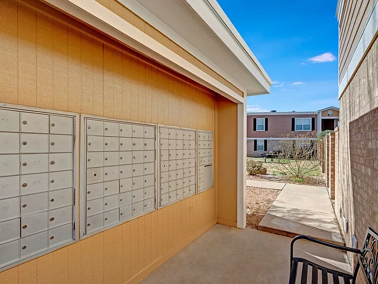 Golden Crest — Photo 17