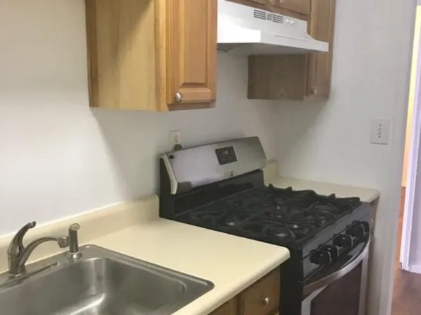 201 Saint Pauls Avenue image 6 of 15