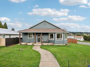 1590 SW Hill St, Dallas, OR 97338