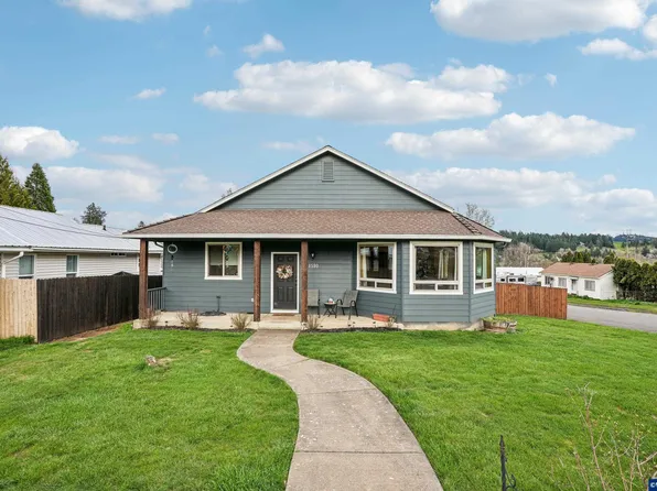 1590 SW Hill St, Dallas, OR 97338