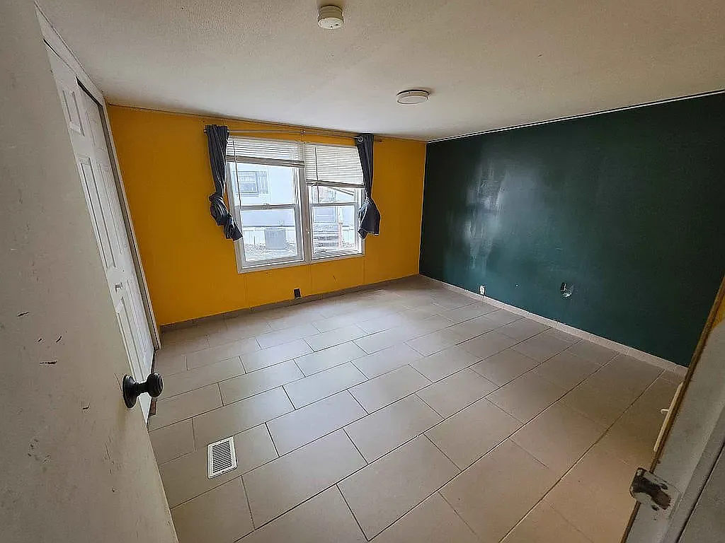 3 bed, 1400 sqft, $70,000 — Photo 3