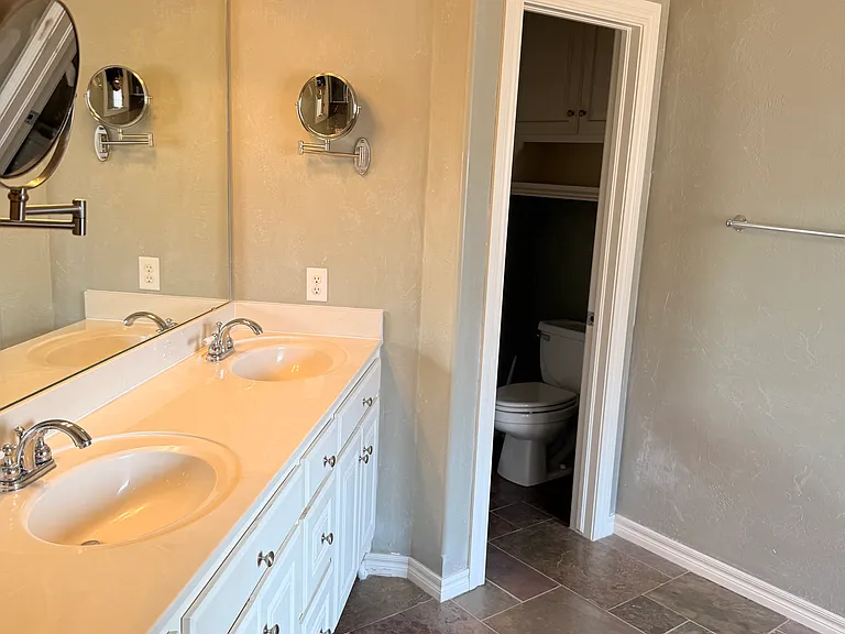 130 Viewmont Dr — Photo 11