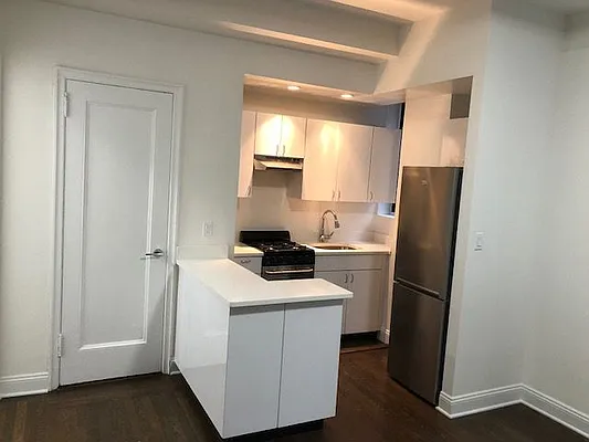 Rented by Solil Management | media 4