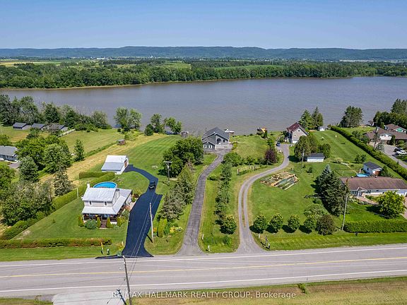 3rd image of 3020 Bay Rd