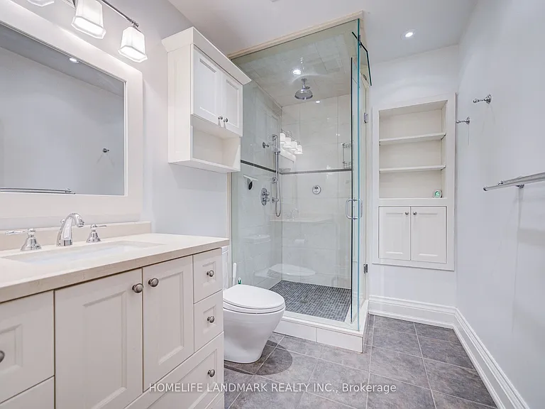 102 Stratford Cres — Photo 40