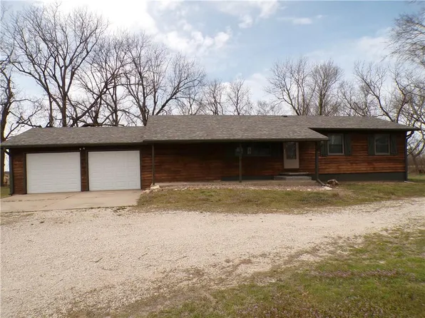 1010 2800th St, La Harpe, KS 66751