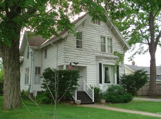 208 E Center St, Shawano, WI 54166