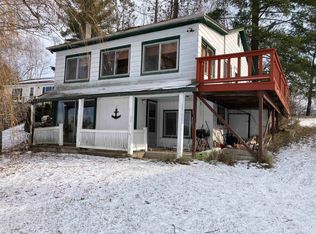 5768 Lakeside Dr, Gladwin, MI 48624