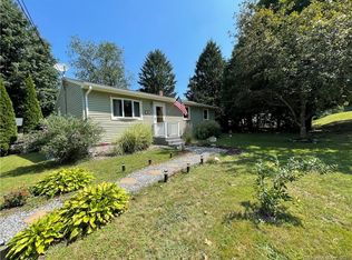 30 Oak Dr, Plainfield, CT 06374