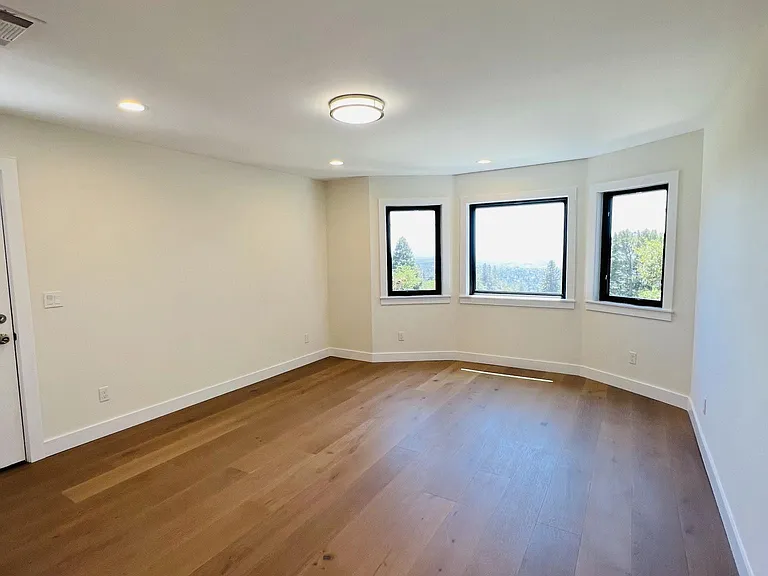 2620 Marin Ave — Photo 15