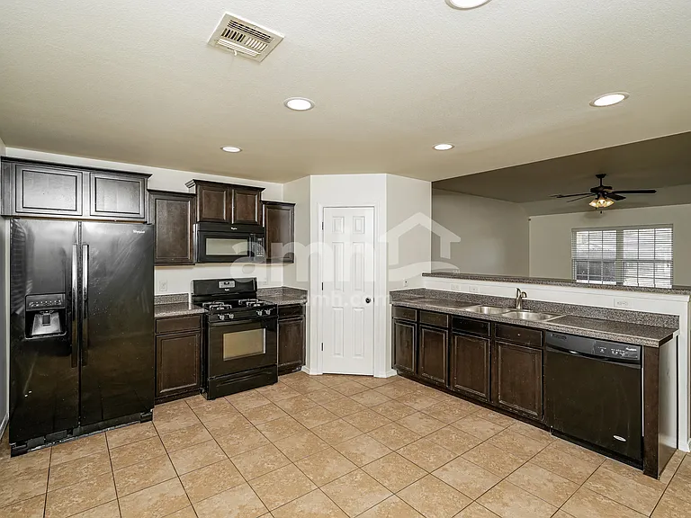 2604 W El Dorado St — Photo 4