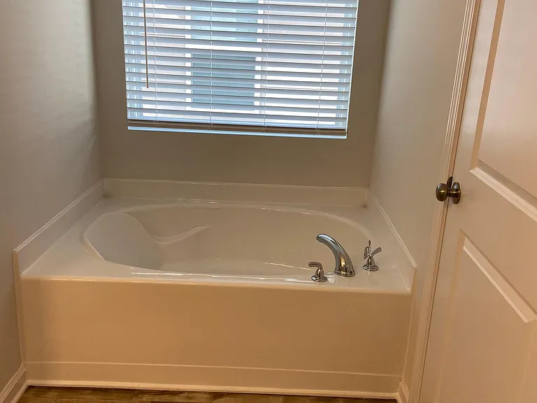 72 Laurel Rd — Photo 17