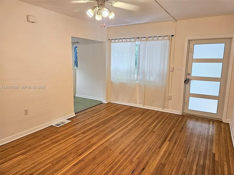 6624 SW 78th Ter — Photo 4