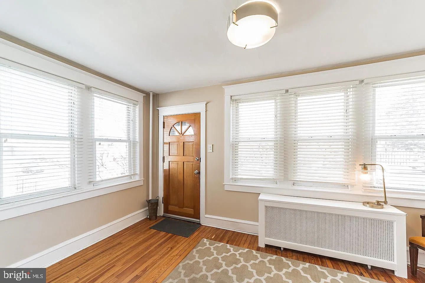 3 bed, 2.0 bath, 1712 sqft, $3,550 — Photo 3