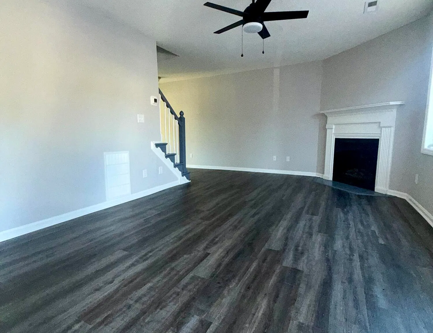 3 bed, 2.5 bath, 1457 sqft, $1,500 — Photo 2