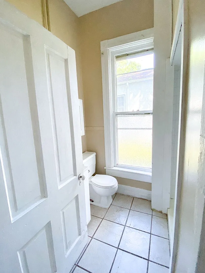 4 Bedroom 2 Bath on Campus — Photo 4