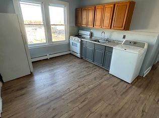 613 W Main St APT 3E, New Britain, CT 06053