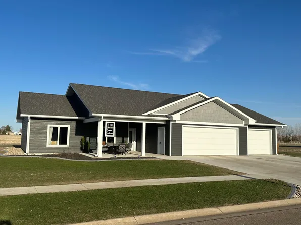 2490 Prairie Eagle Cir E, Huron, SD 57350