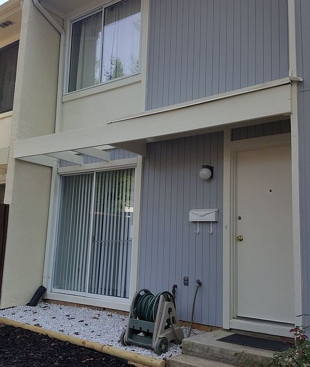 1st image of 2393 Southgate Sq