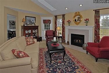 4th image of 645 Linsberry Ct