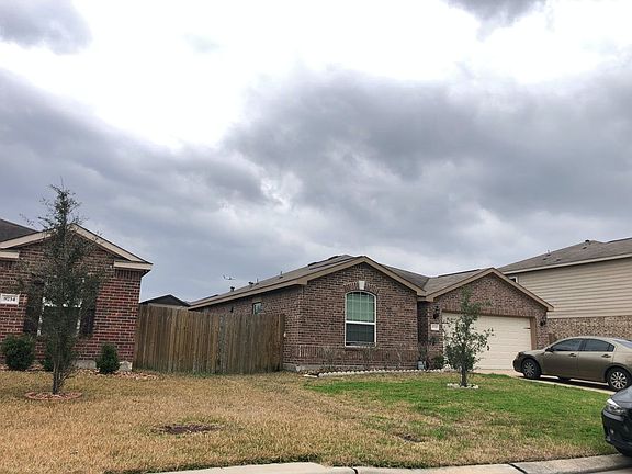 3rd image of 8730 Leclaire Meadow Dr