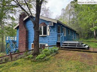 390 Roads End Rd, Fleetwood, NC 28626