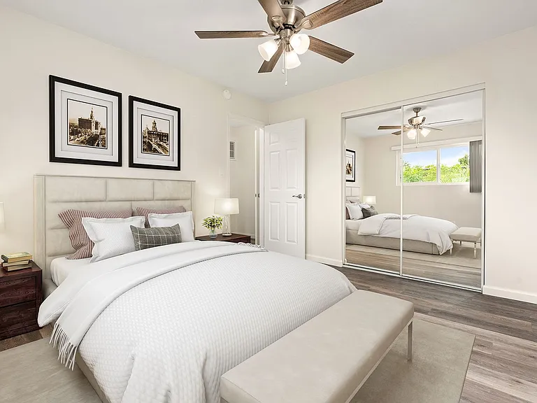 Downey Court Apartments — Photo 15