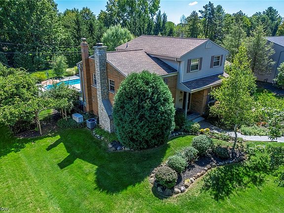 3rd image of 8455 Sunnydale Dr