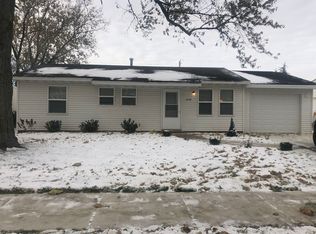 1203 Mount Vernon Dr, Bloomington, IL