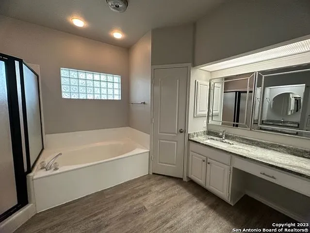 8823 Shady Valley — Photo 32