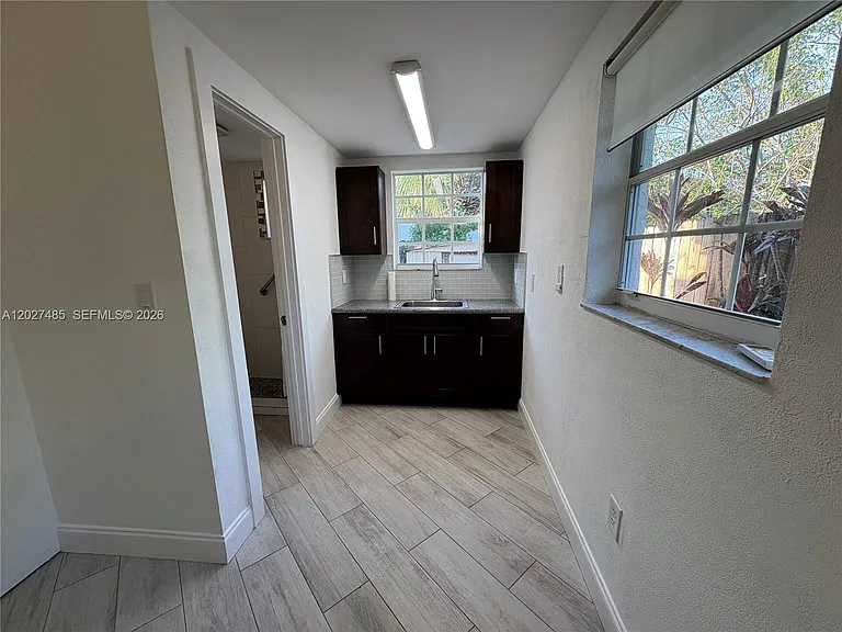 6753 SW 39th Ter #REAR — Photo 4