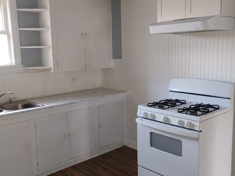 327 W Ella Ave — Photo 6