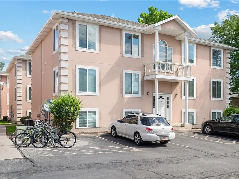 259 N 300 W #33 — Photo 3