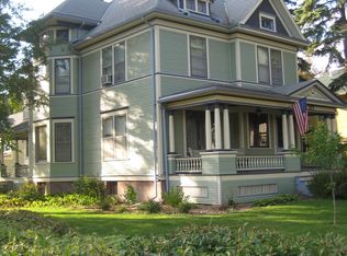 423 8th St S, Fargo, ND 58103