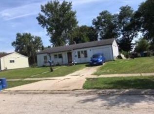 730 Cedardale Pl, Aurora, IL 60506