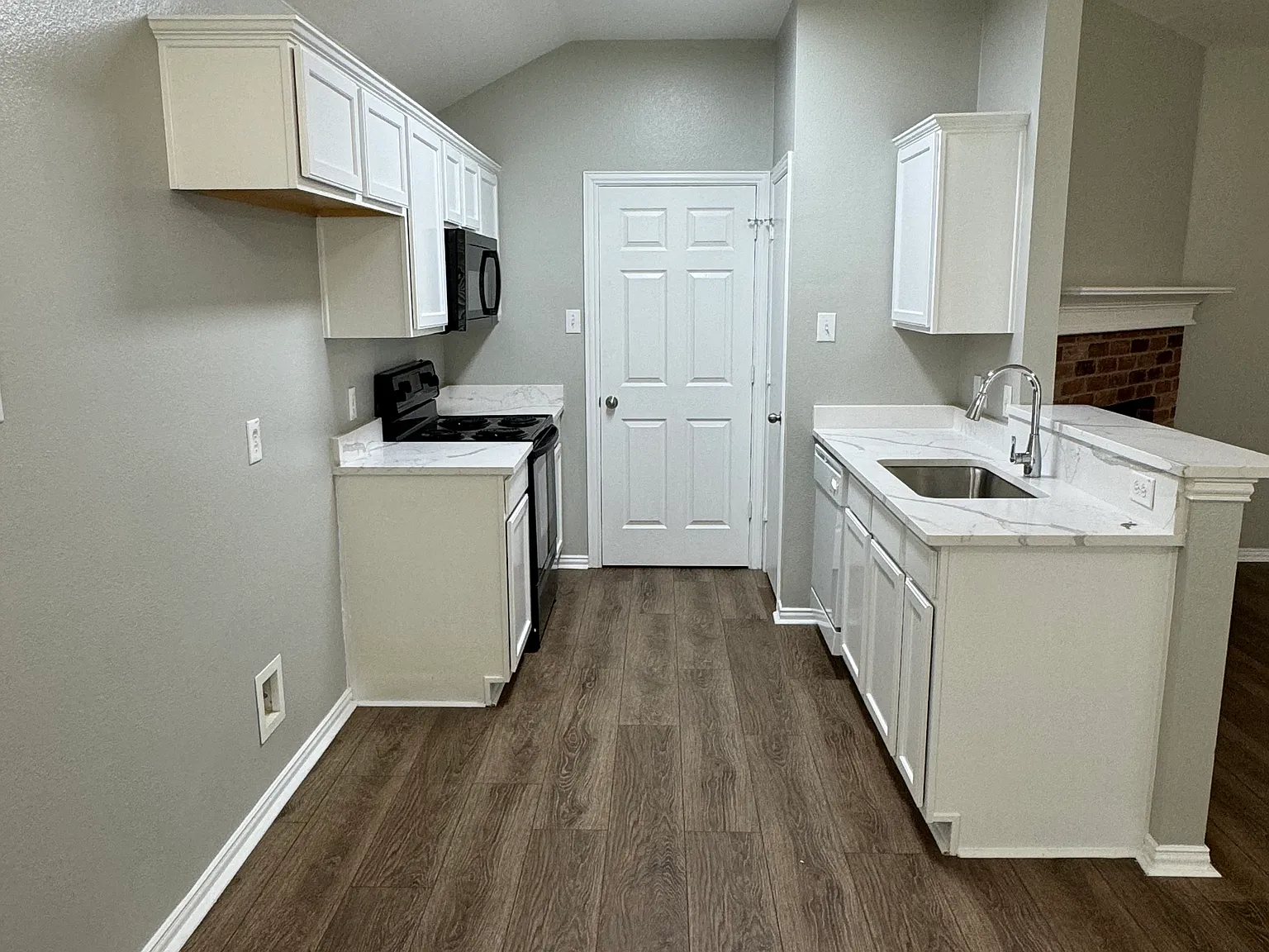 3 bed, 1288 sqft, $1,850 — Photo 4