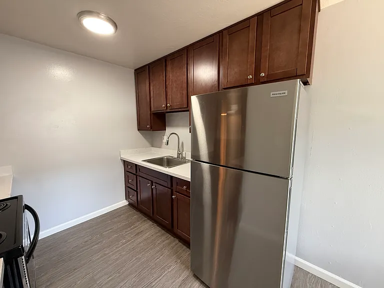10th Avenue Apartments — Photo 13
