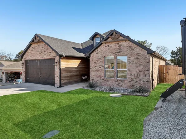 2503 Smokerise Trl, Granbury, TX 76048