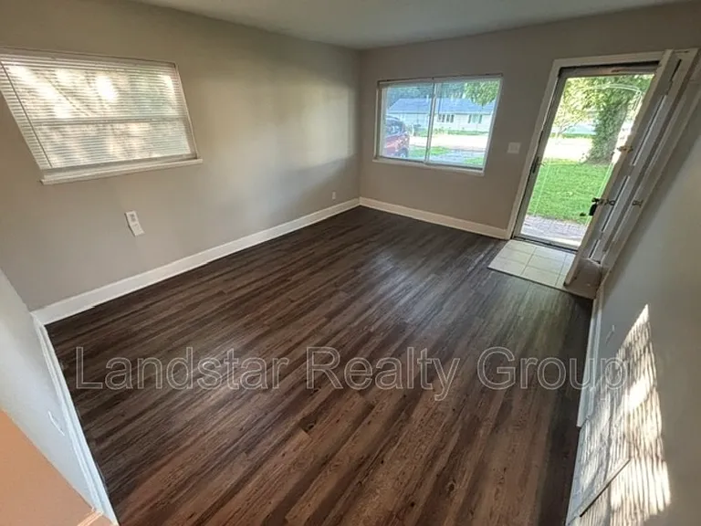 4721 Granada Dr — Photo 6