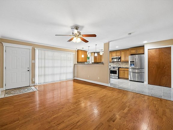 2nd image of 5542 Holly St APT 204
