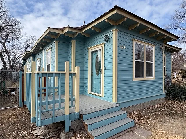 129 S Maple St — Photo 3
