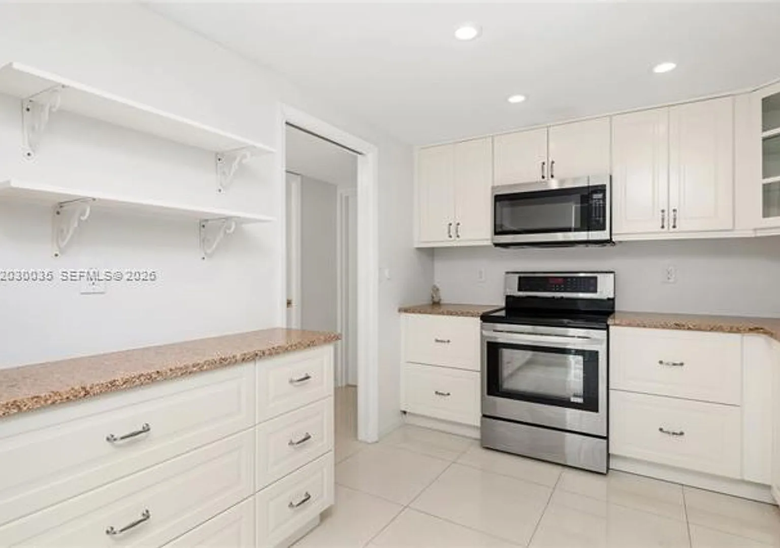 210 Sea View Dr cu-207, Key Biscayne, FL 33149 — Photo 4