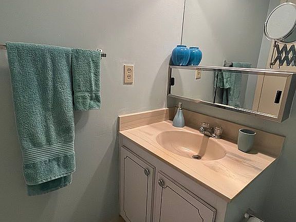 3rd image of 505 Spencer Dr APT 110