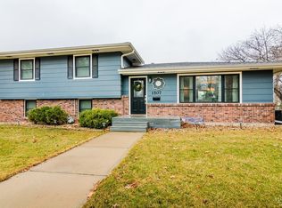 1507 Grandview Dr, Wamego, KS 66547