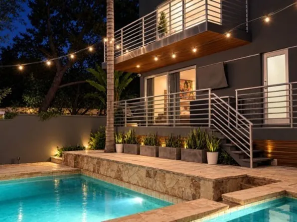 6830 Cahuenga Park Trl, Los Angeles, CA 90068