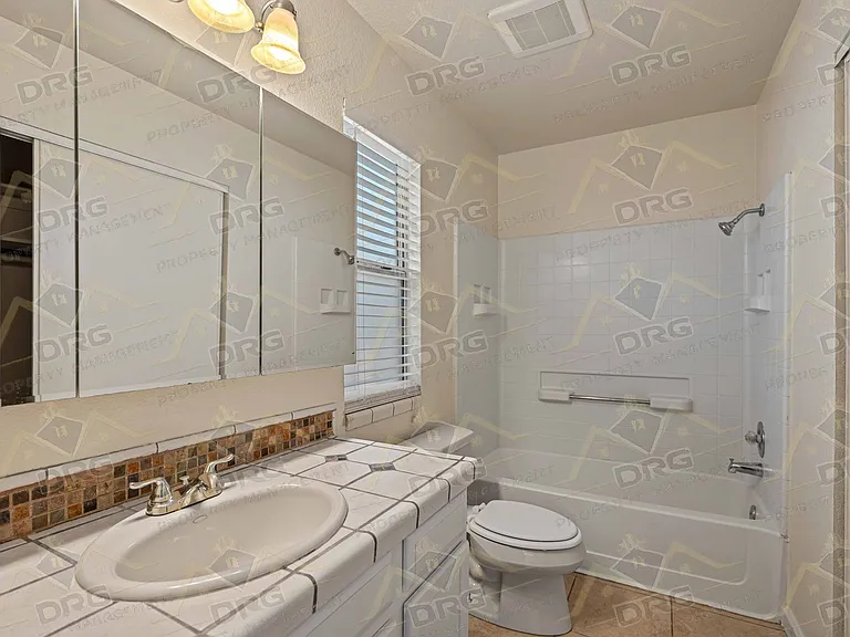 3524 Hallsboro Ct — Photo 18