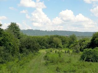 6880 Snow Hill Rd, Ooltewah, TN 37363