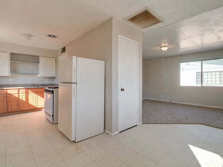 342 W Taylor Ave — Photo 6