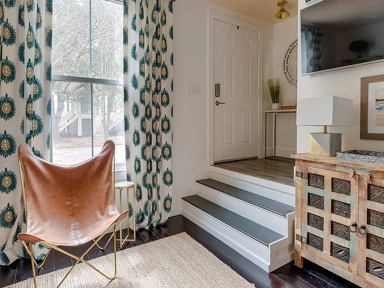 414 E Gaston St — Photo 11