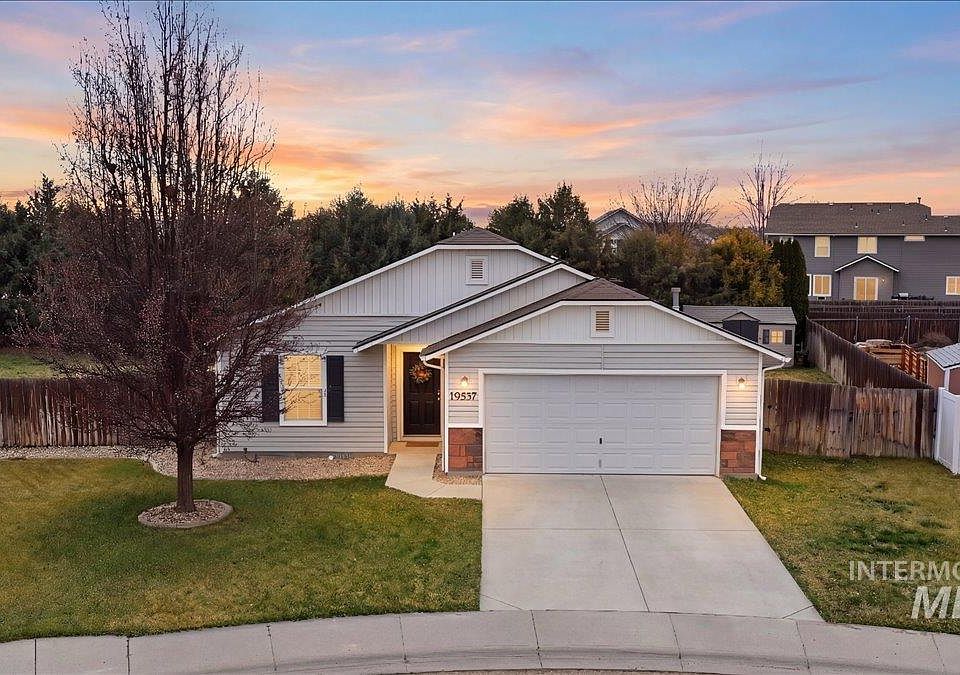 1st image of 19537 Cumberland Pl